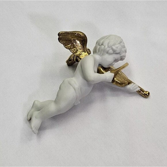 THE HERALDING ANGELS Bisque Porcelain Ornament Angel With A Violin Franklin Mint - Picture 2 of 3
